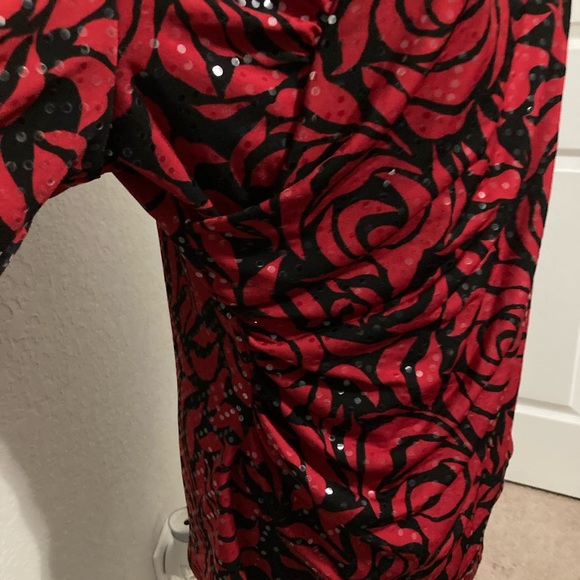 MSK Roses top with sequins - Picture 2 of 5